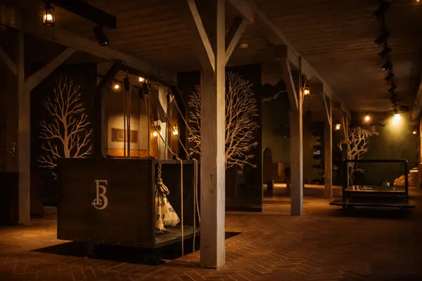 Foto püsinäitusest Sangaste Mõisa Ringtallis