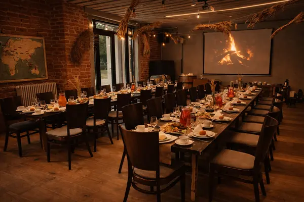 Foto toitlustusest Sangaste Mõisa Ringtallis